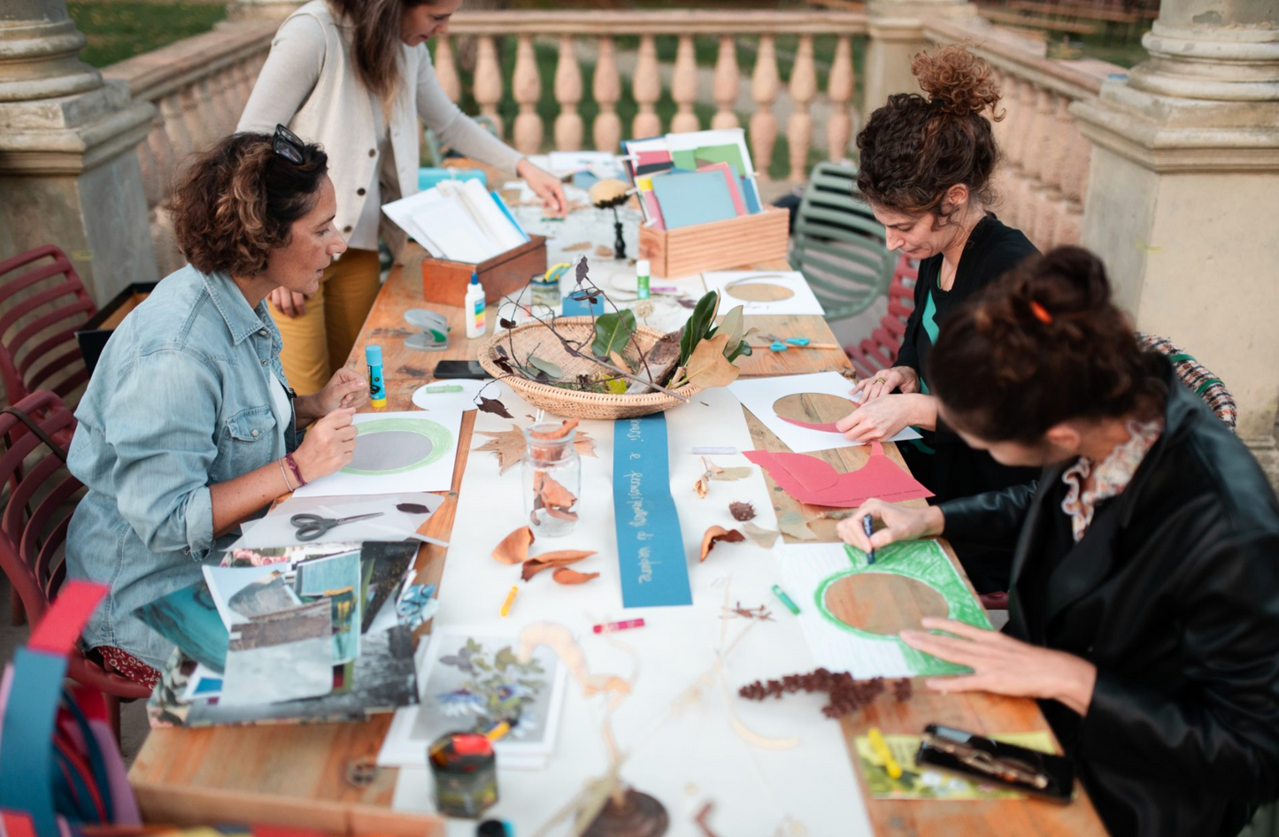 Scopri il paesaggio interiore attraverso arte botanica e pratiche sensoriali a Firenze