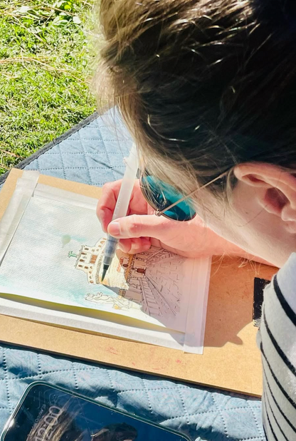 Paint Rome with an artist among urban views and iconic places and visit Castel Sant'Angelo or Villa Farnesina
