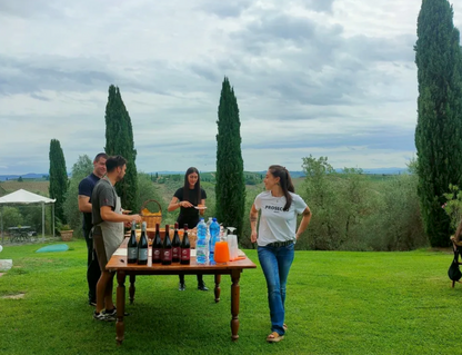 Degusta la pizza e abbinala al vino tra i vigneti di una cantina Toscana