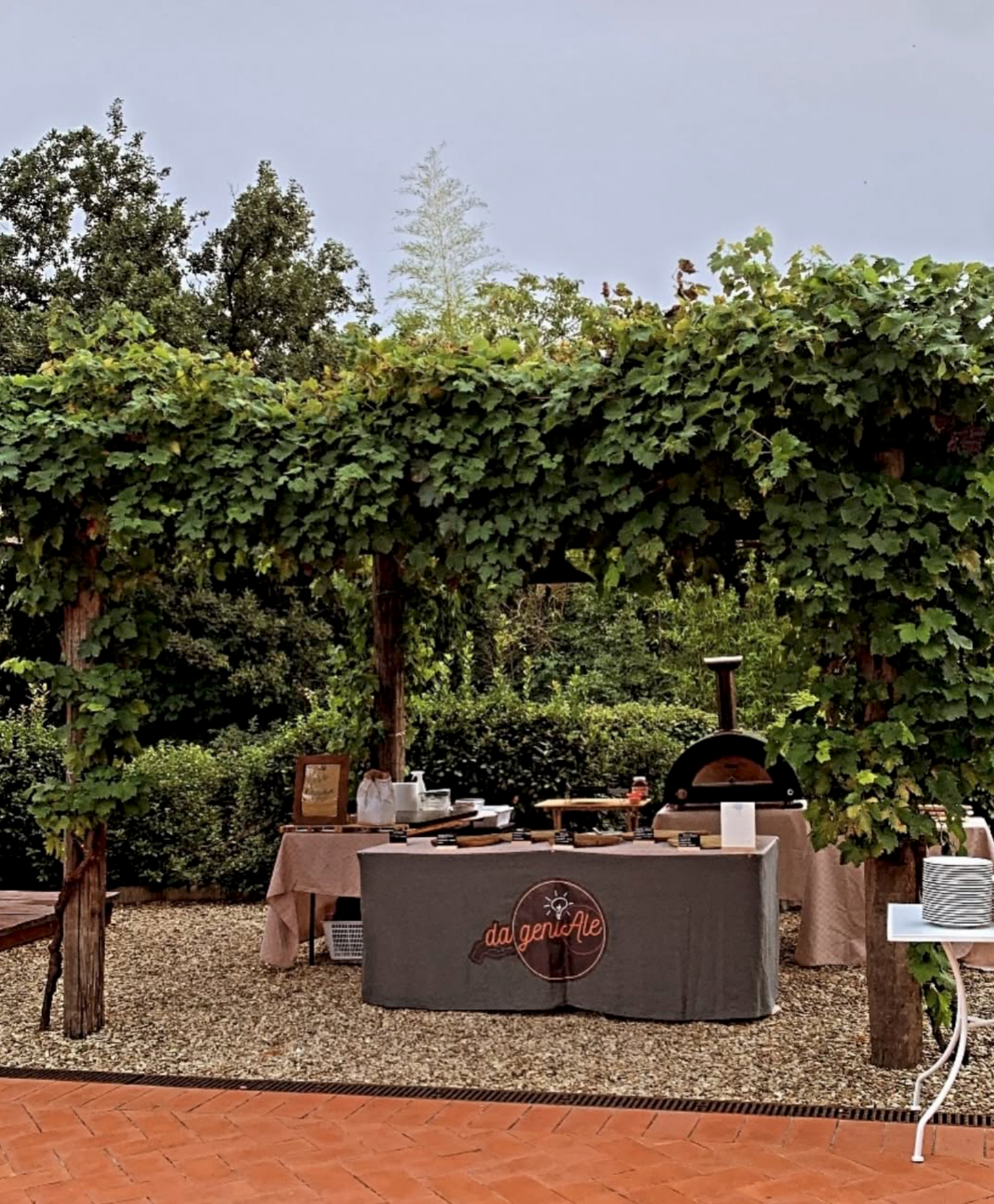 Vivi un pizza party tra vino e schiacciate nella campagna toscana