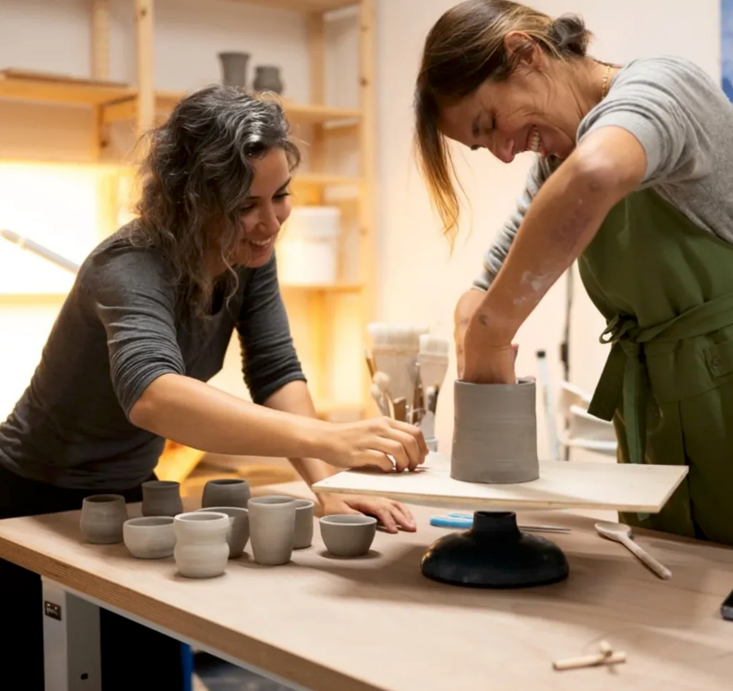 Experience ceramics with contemporary techniques in a modern studio in Milan