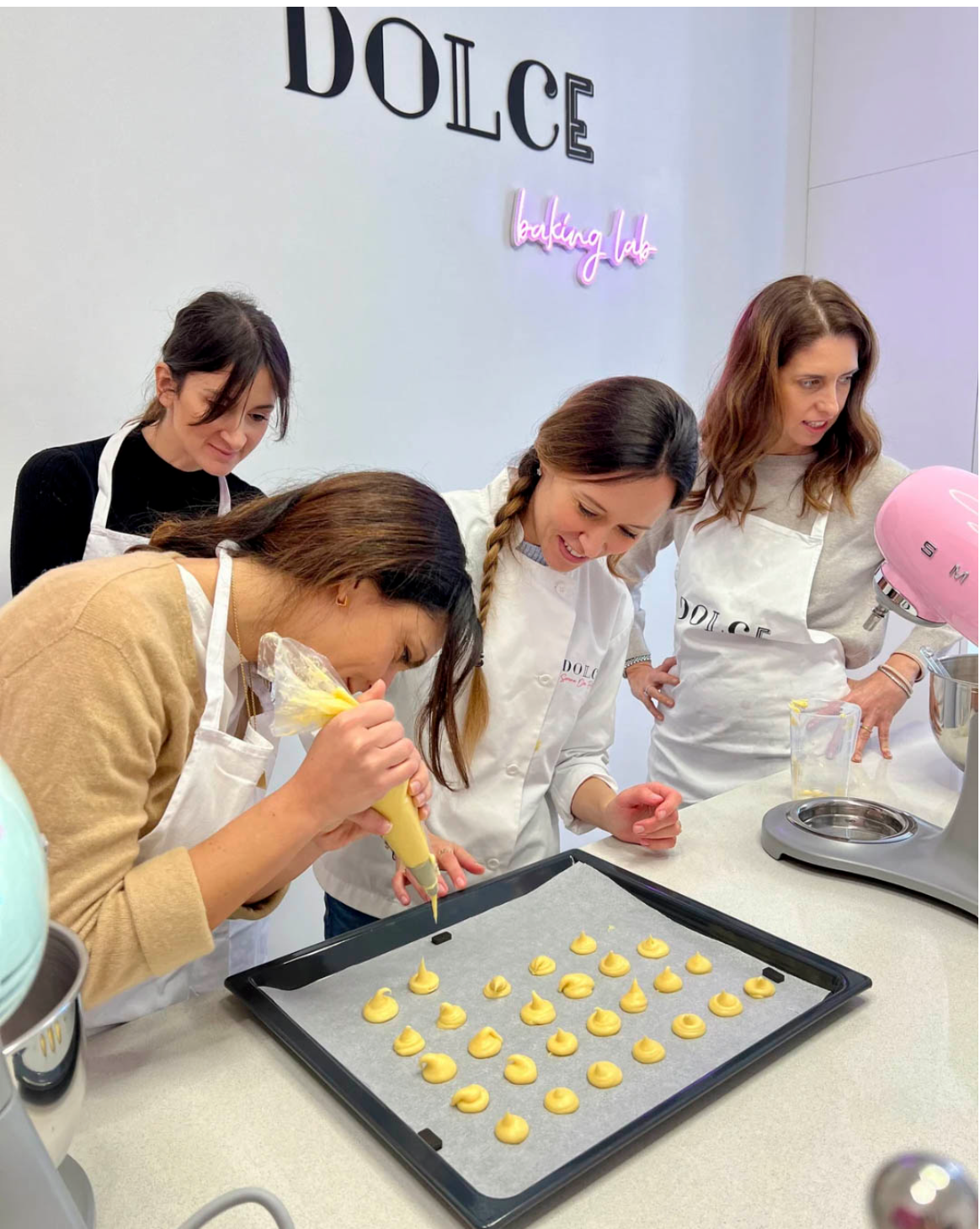 Impara a realizzare torte, crostate e choux con tecniche di pasticceria creativa a Milano