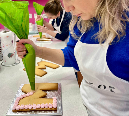 Impara a realizzare torte, crostate e choux con tecniche di pasticceria creativa a Milano