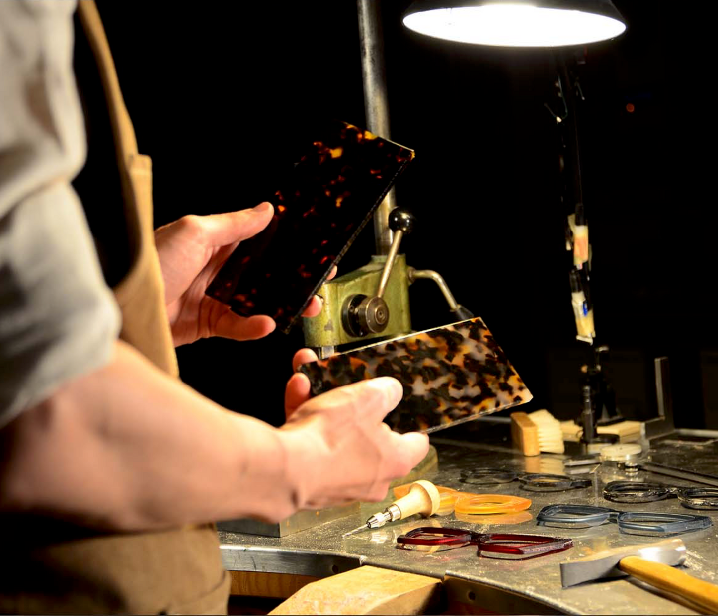 Design and create your own custom glasses in an artisanal workshop in Padua