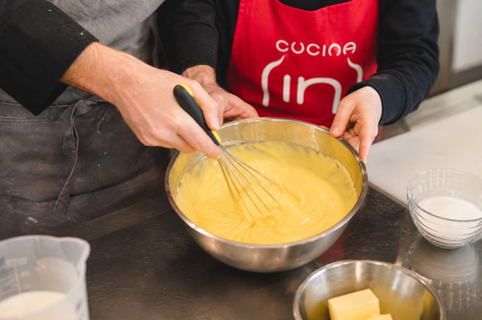 Vivi due icone della cucina italiana, pizza e gelato, in una cooking class a Milano