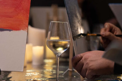 Dipingi il tuo poster delle Olimpiadi con aperitivo o tè in centro a Milano