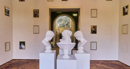 Experience contemporary art in a villa on Lake Como with a snack or aperitif by Cova