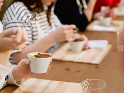 Discover the art of fresh pasta or risotto in a cooking class in Como