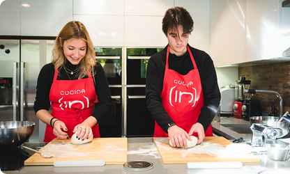 Vivi due icone della cucina italiana, pizza e gelato, in una cooking class a Milano