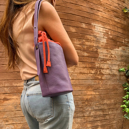 Create your own personalized leather accessory with a craftsman in Rome