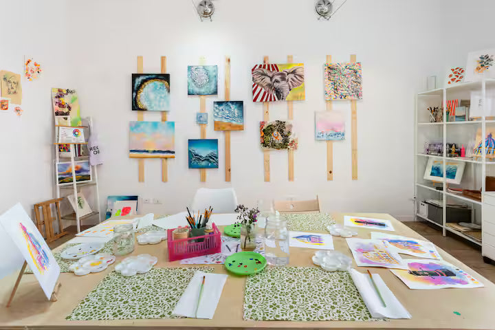 Create your first textured artwork in an art studio in Rome