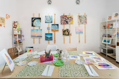 Create your first textured artwork in an art studio in Rome