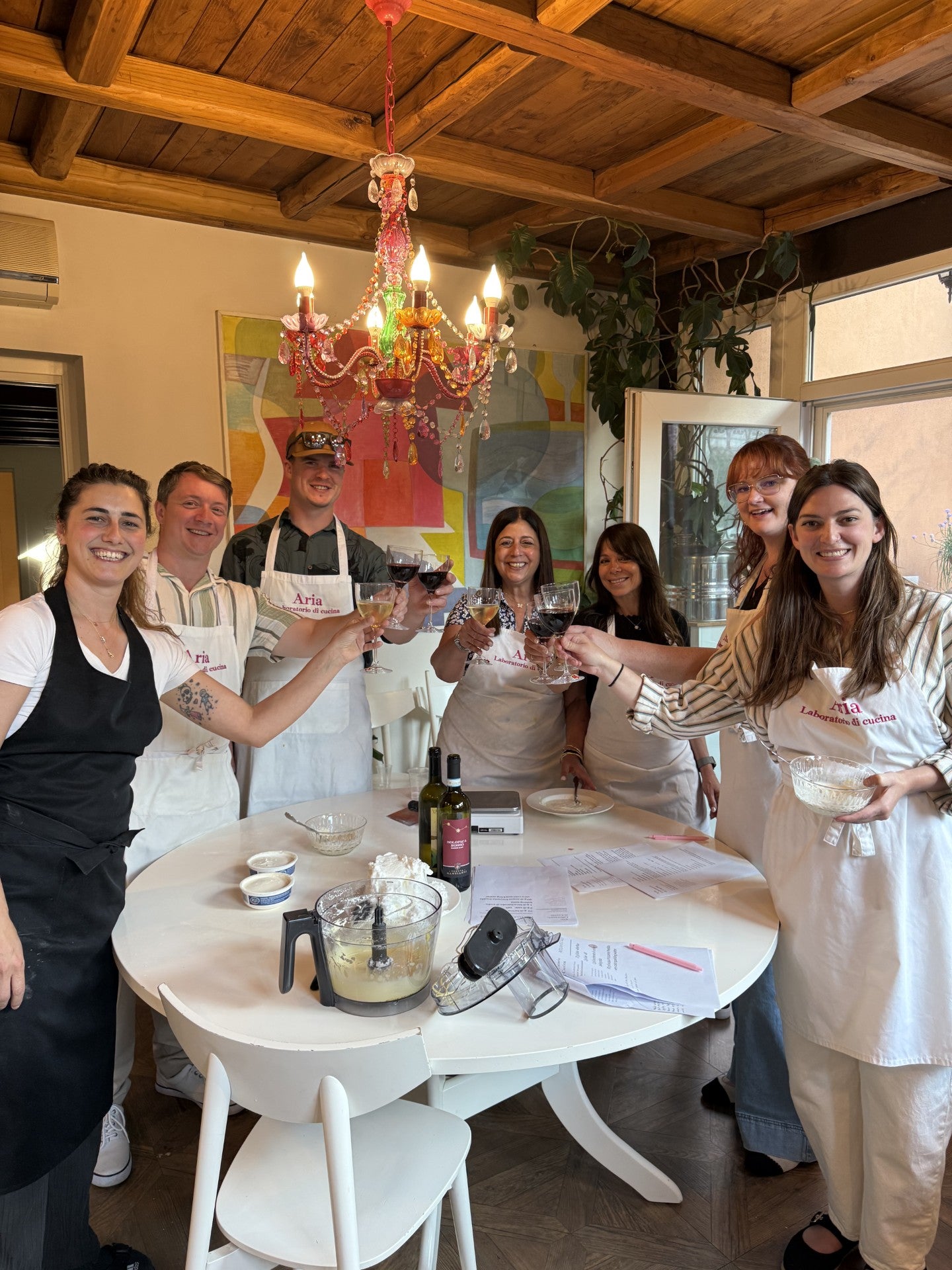 Prepara pasta e tiramisù in una vera casa romana con una chef locale