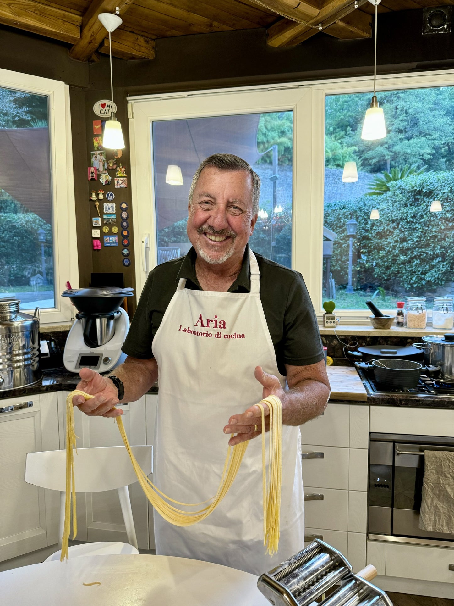 Prepara pasta e tiramisù in una vera casa romana con una chef locale