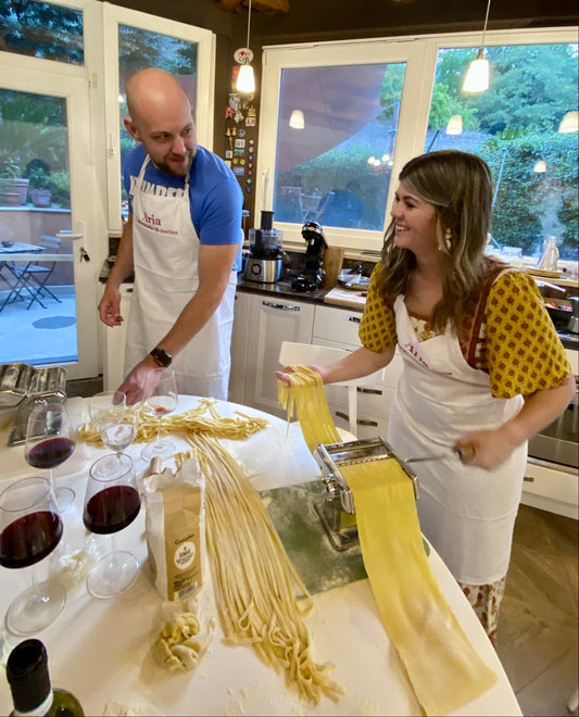 Prepara pasta e tiramisù in una vera casa romana con una chef locale